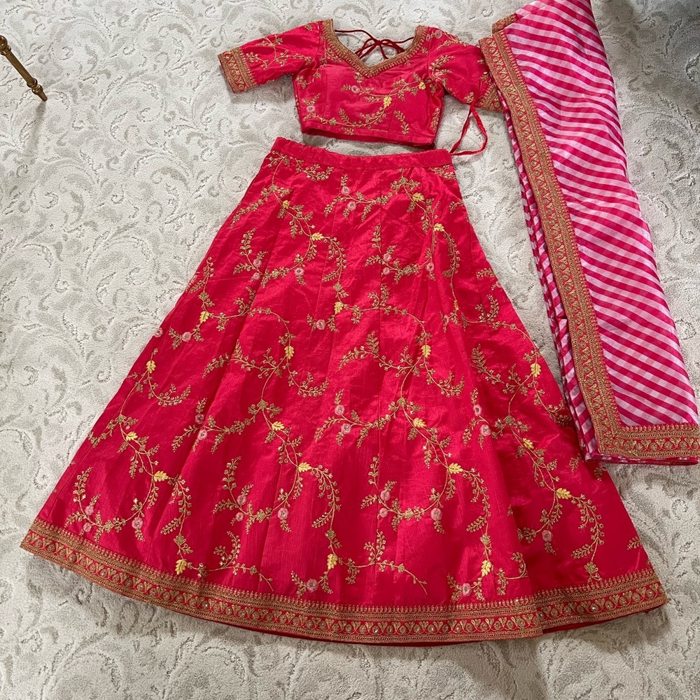 Pink lengha